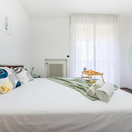 The Pyramids Of Motor Valley - Ra's * 摩德纳