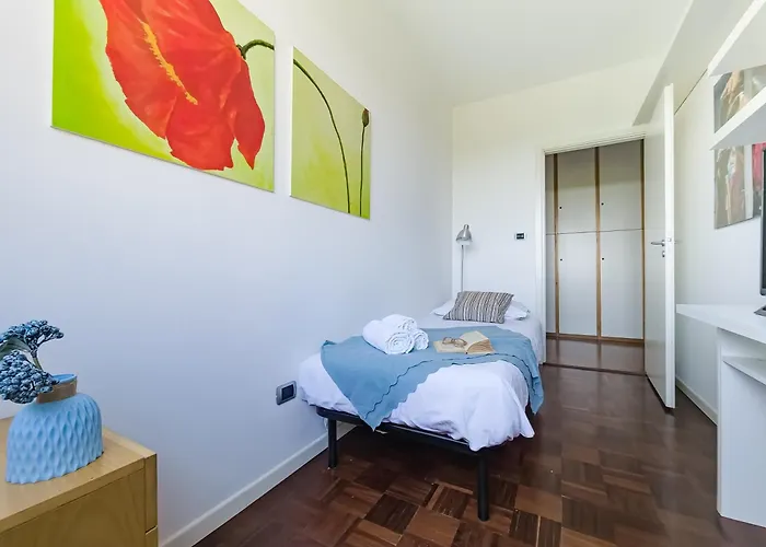 The Pyramids Of Motor Valley - Ra's *